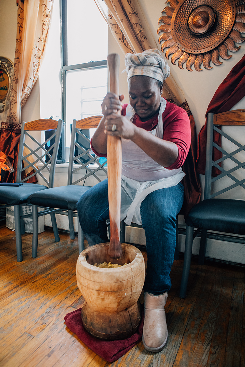 The plantains are boiled and then mashed with a Hana Uduwa, which is made of mahogany wood. Hana Uduwa is shared in Judith’s community; whomever needs it, asks for it and gets to use it.