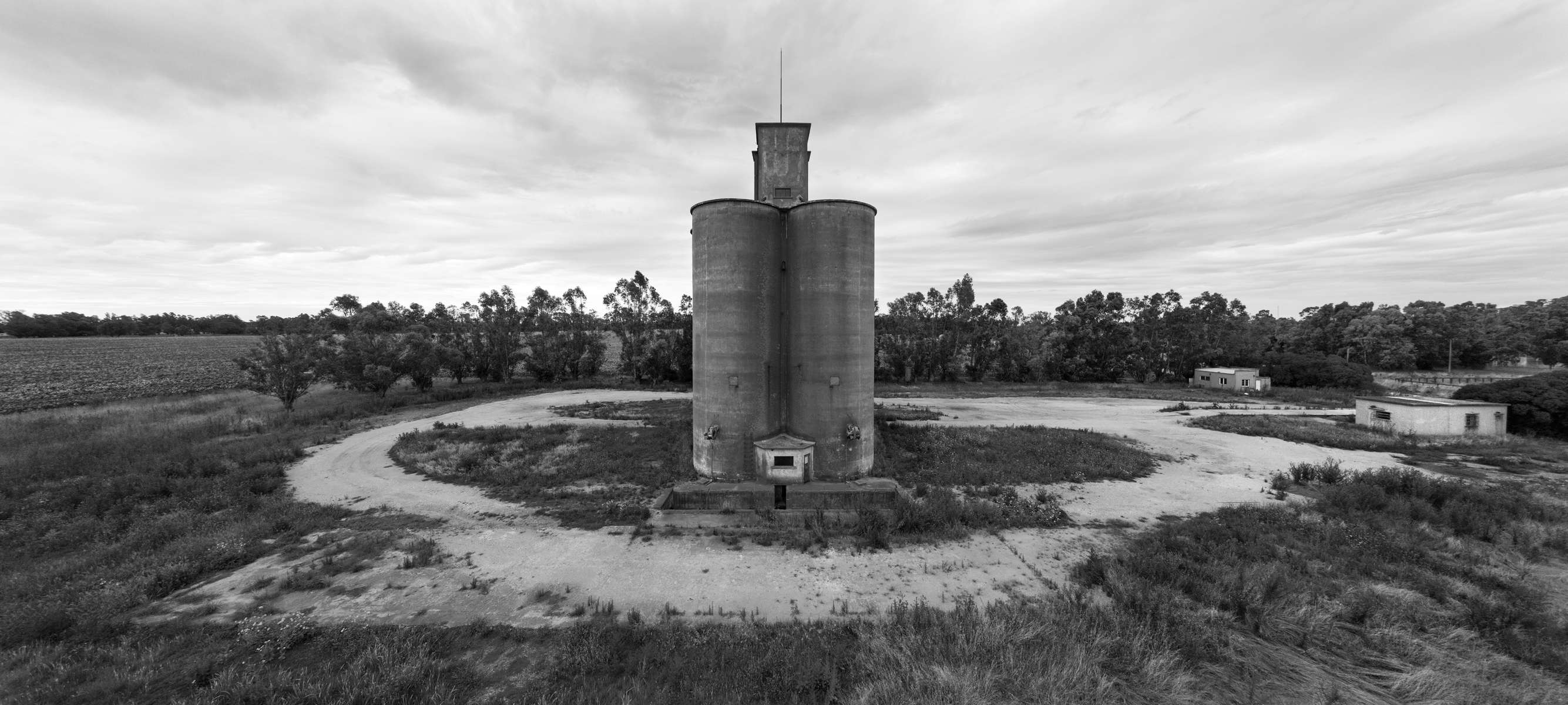 Silo - Lin Calel Silo - Lin Calel
