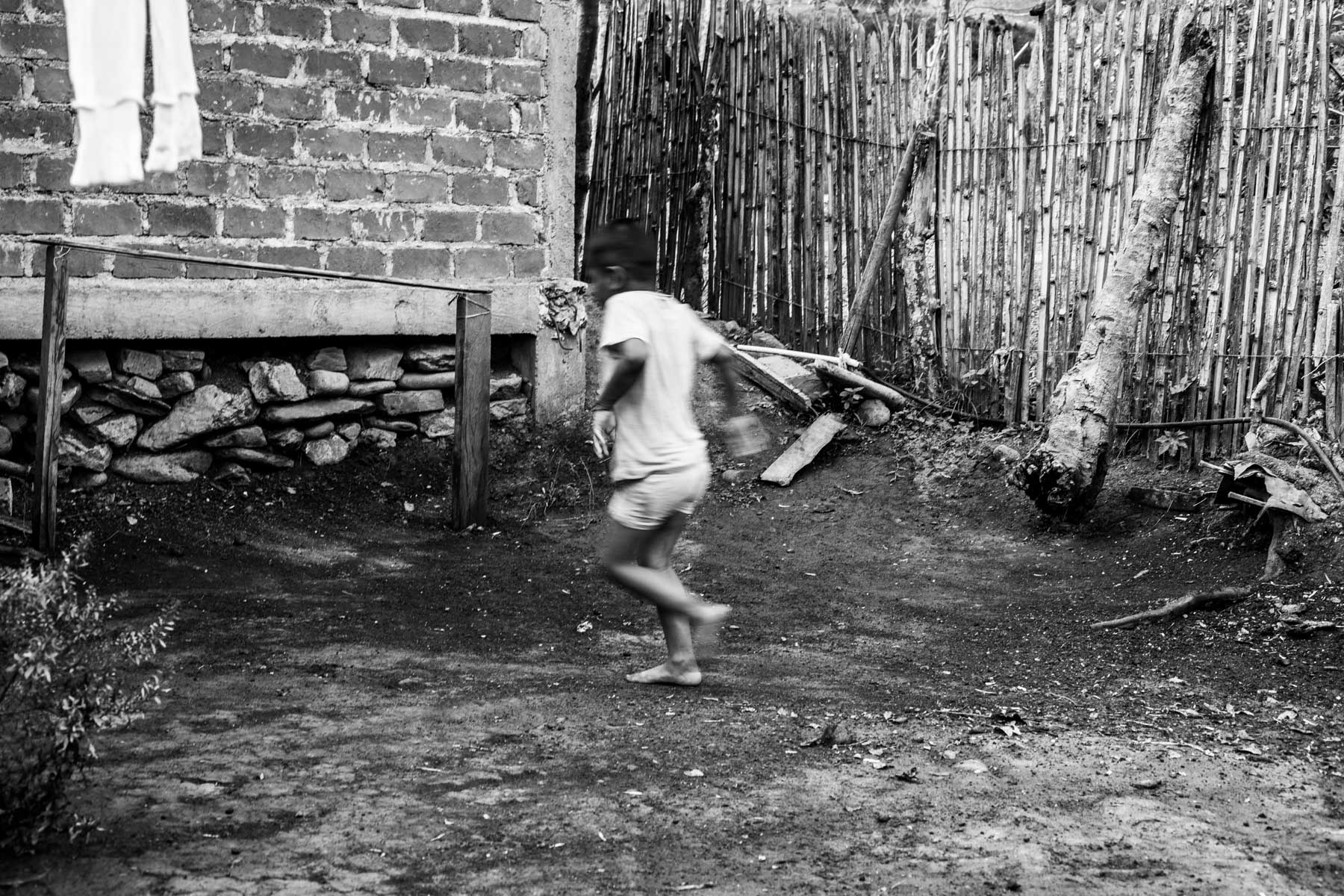 Freider Danilo (6 años), hijo de Ismaelina Pazu Ul (33 años), Santa Rita, Toribío, Cauca, Colombia. Septiembre 7, 2018.
